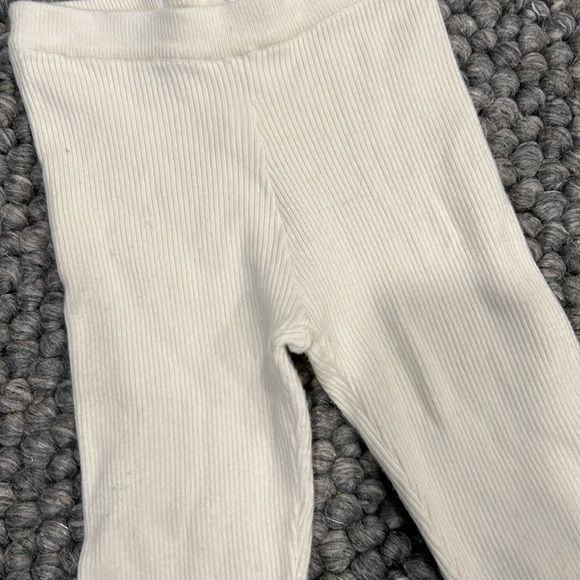 Zara Girls Ribbed Creme Leggings W Feet Holds - Picture 3 of 4
